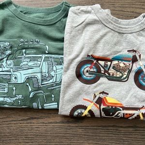 Bundle - 2 boys Gap long sleeve t-shirts - size Medium